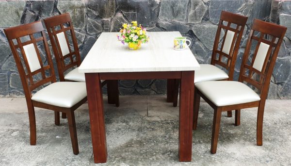 Bộ bàn ghế ăn mặt bàn giả đá 1m2 chất liệu gỗ cao su tự nhiên cùng kiểu dáng thiết kế hiện đại, kết cấu chắc chắn. Tùy chọn số lượng ghế theo nhu cầu.
